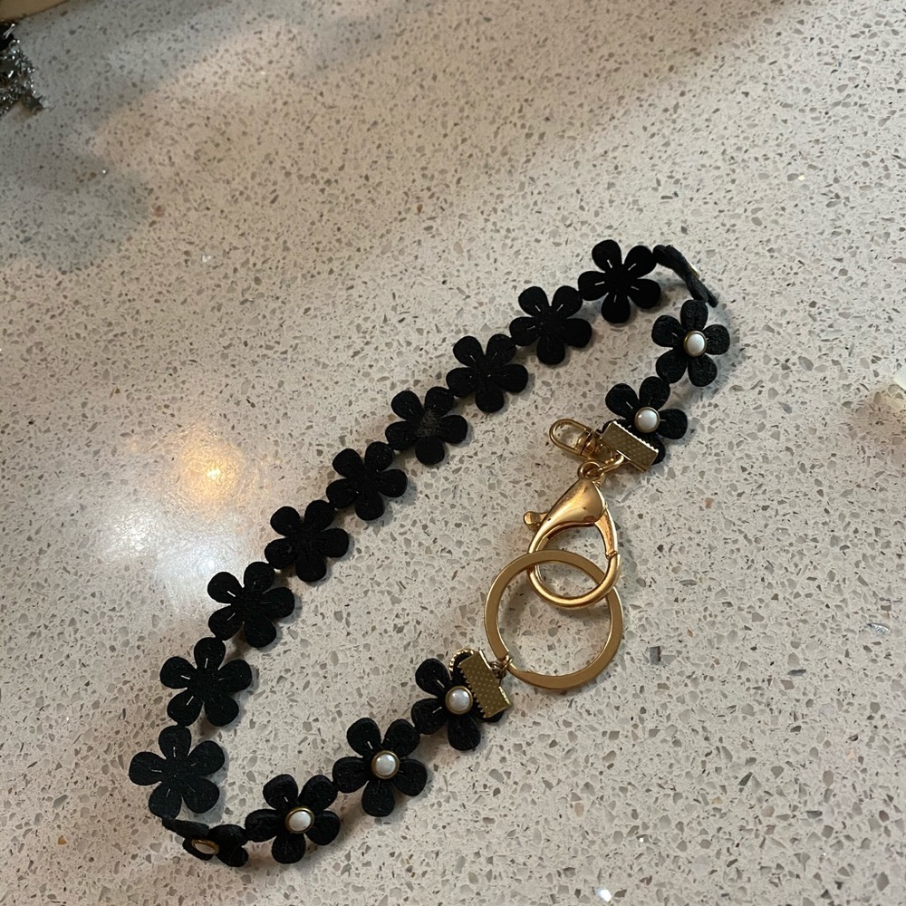 chain ring flowers choker